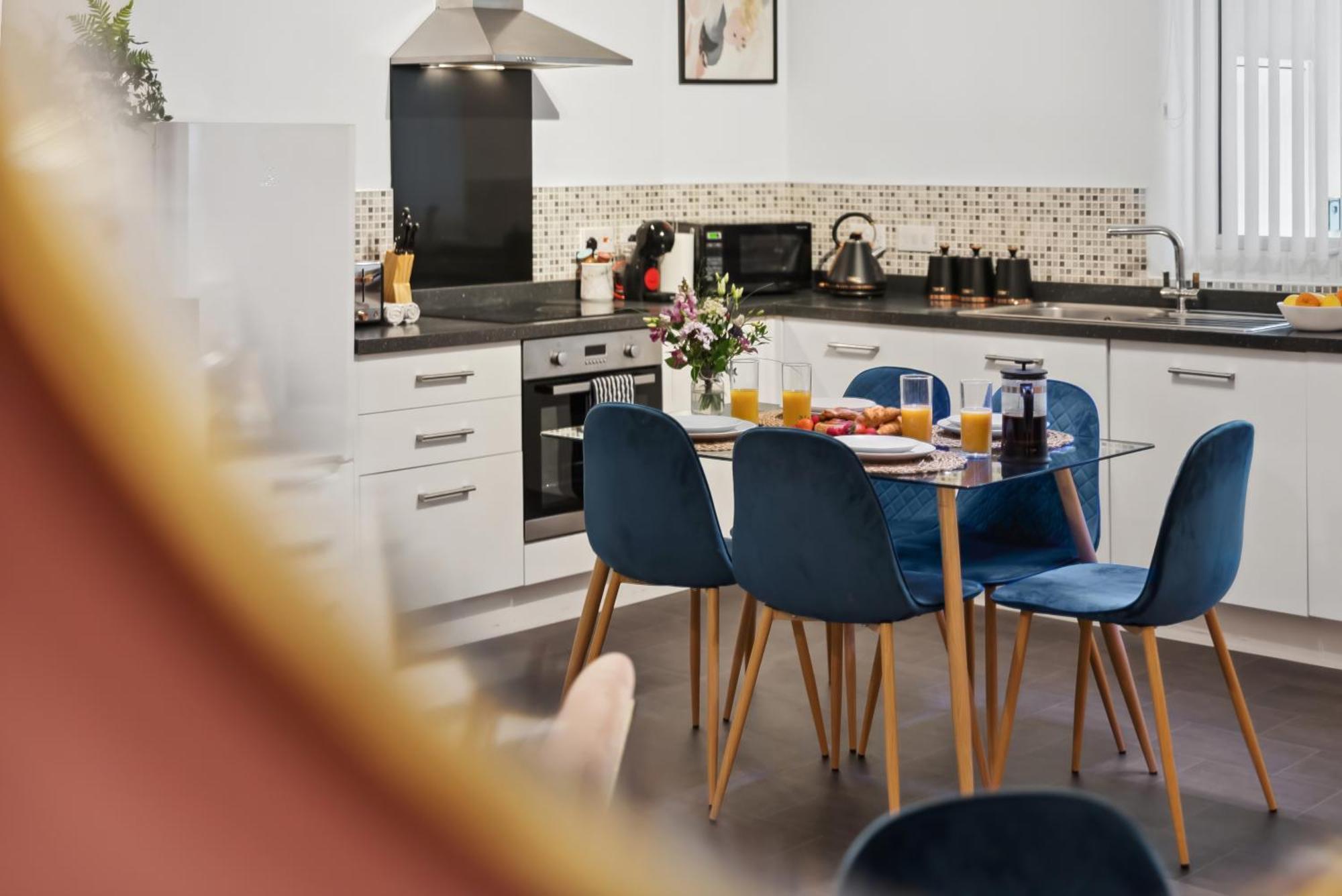 Corinium Lodge - Town Centre Apartment Cirencester Esterno foto