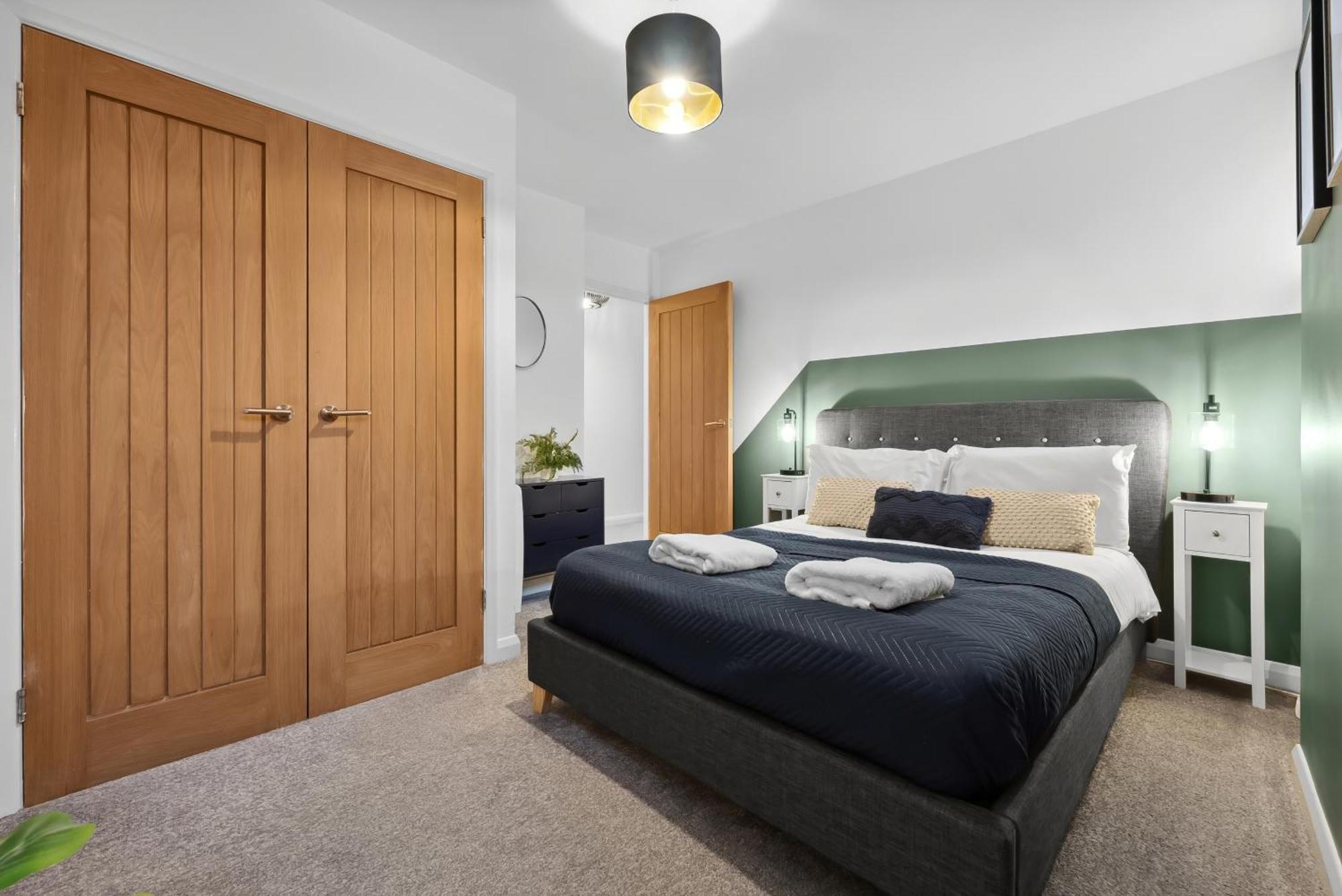 Corinium Lodge - Town Centre Apartment Cirencester Esterno foto